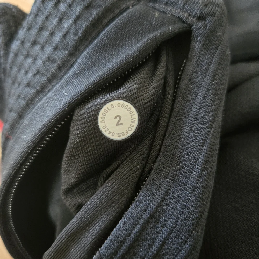Lululemon Engineered Warmth Half zip Black Top - Picture 13 of 13